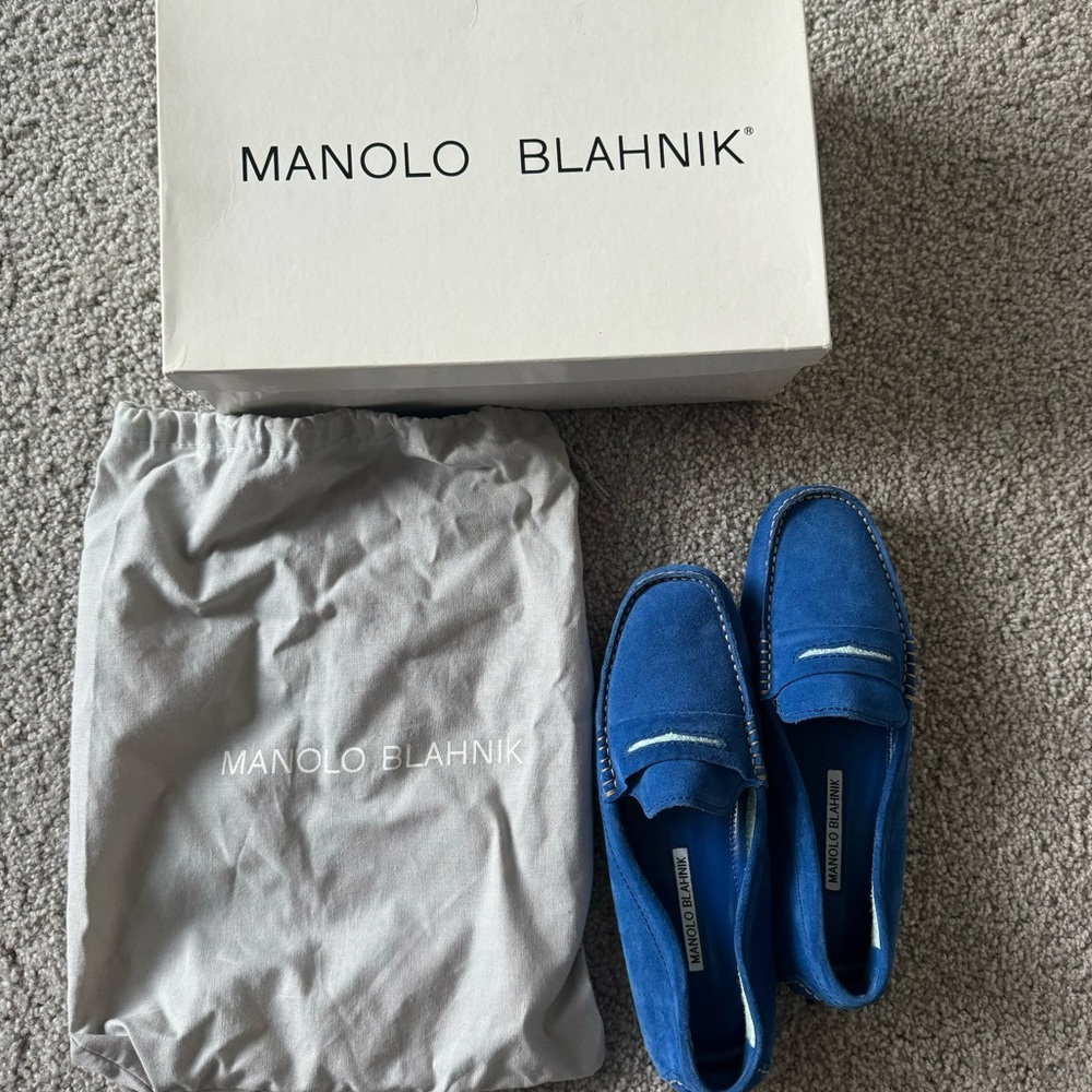 Manolo Blahnik blue suede driver 37